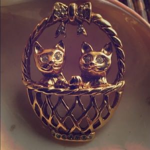 VTg. Brooch Two Sweet Kittens In A Basket